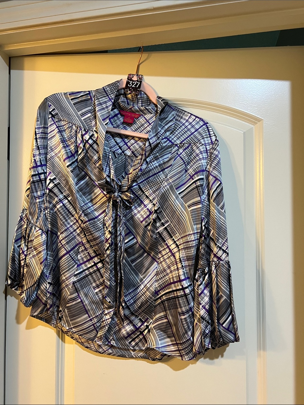 Sunny Leigh Black & Purple Plaid Tie-Neck Blouse 100% silk. H327